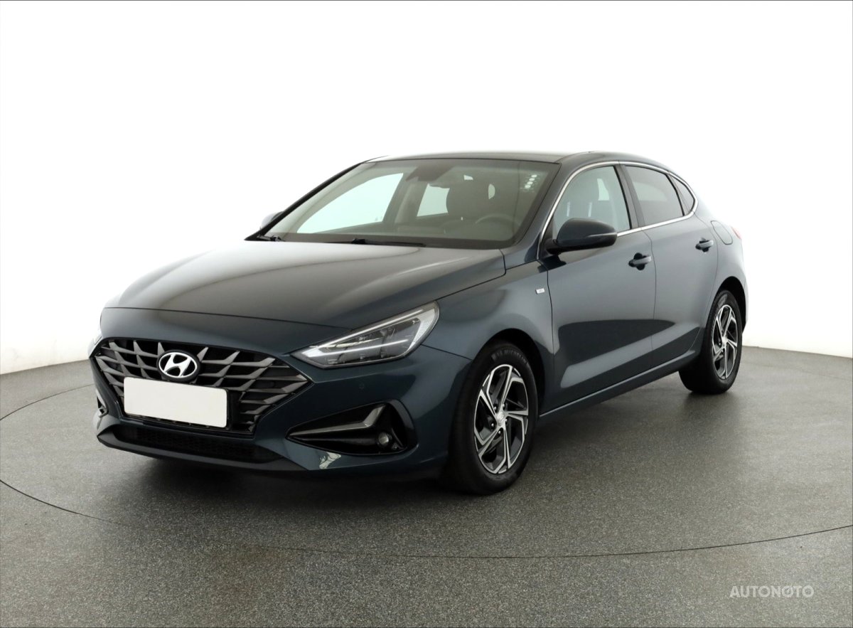 Hyundai i30 Fastback, 2021 - pohled č. 3