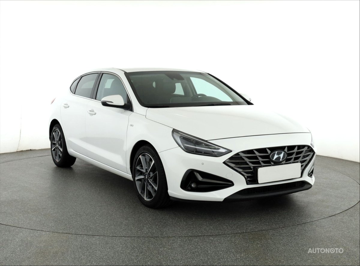 Hyundai i30 Fastback, 2021 - celkový pohled