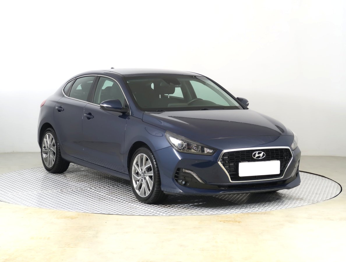 Hyundai i30 Fastback, 2019 - celkový pohled