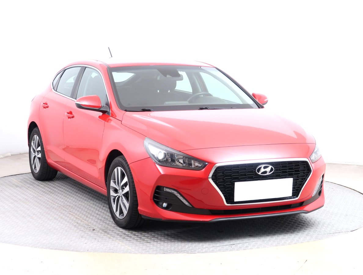 Hyundai i30 Fastback, 2019 - celkový pohled