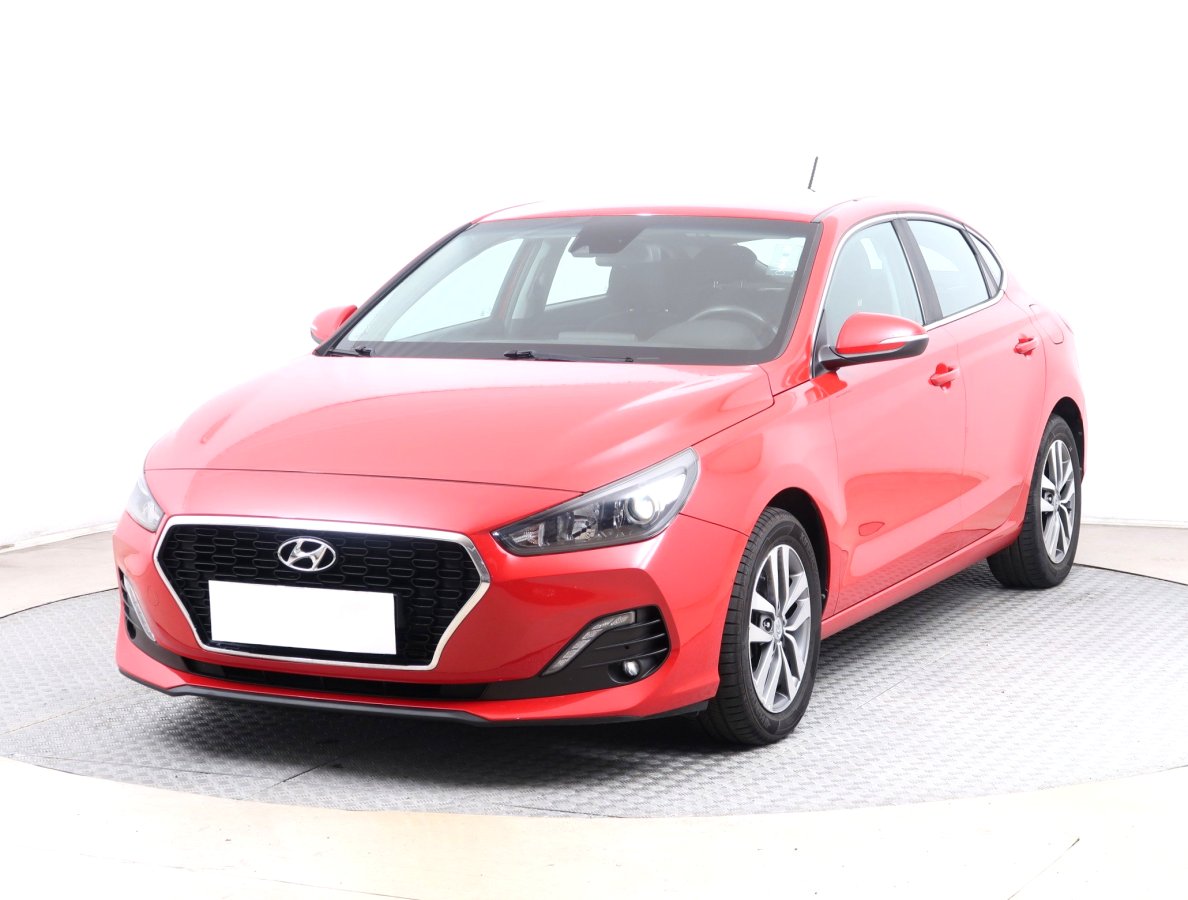 Hyundai i30 Fastback, 2019 - pohled č. 3