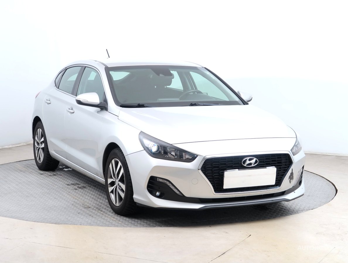 Hyundai i30 Fastback, 2019 - celkový pohled