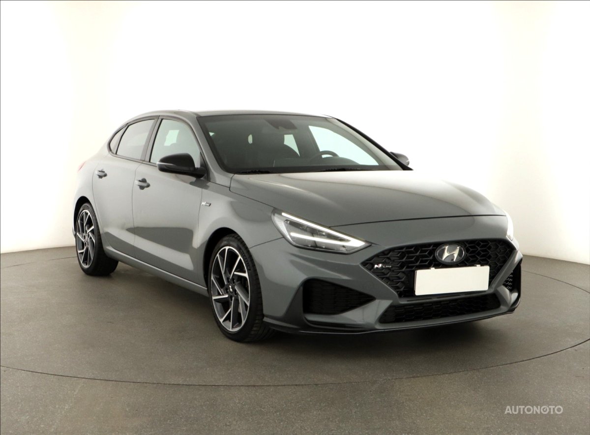 Hyundai i30 Fastback, 2021 - celkový pohled