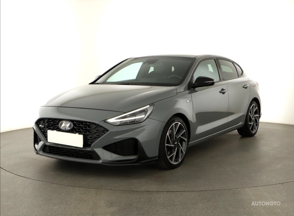 Hyundai i30 Fastback, 2021 - pohled č. 3