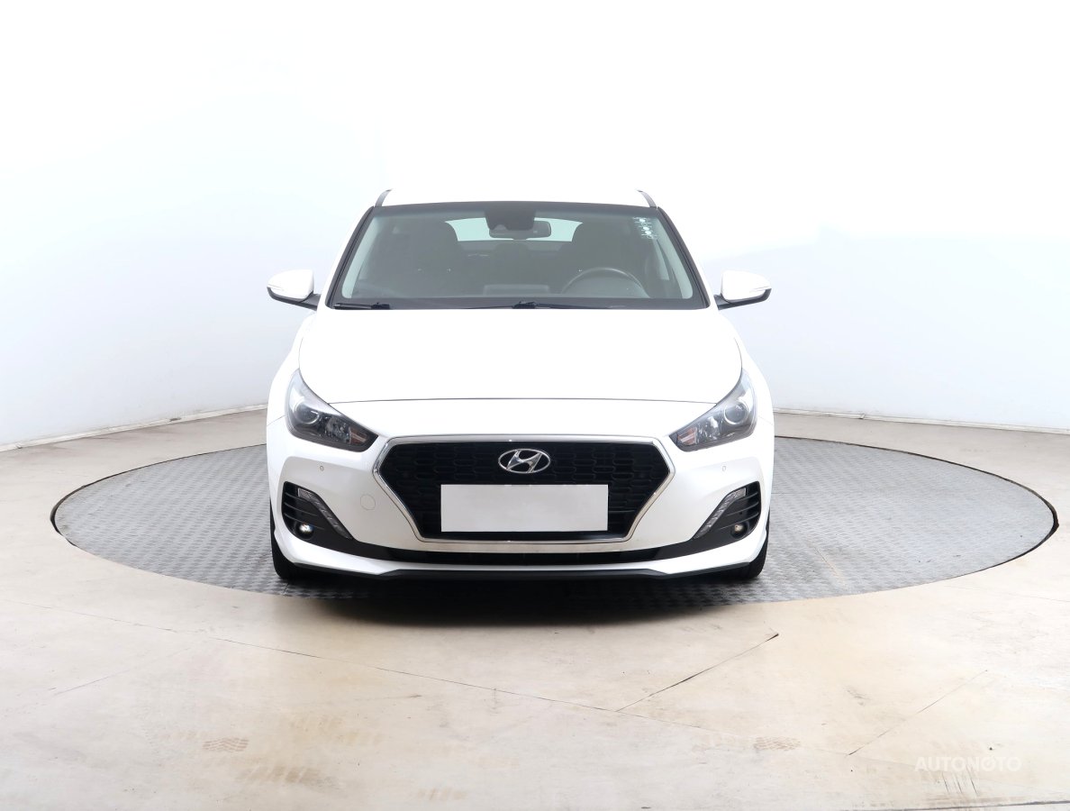 Hyundai i30 Fastback, 2019 - pohled č. 2