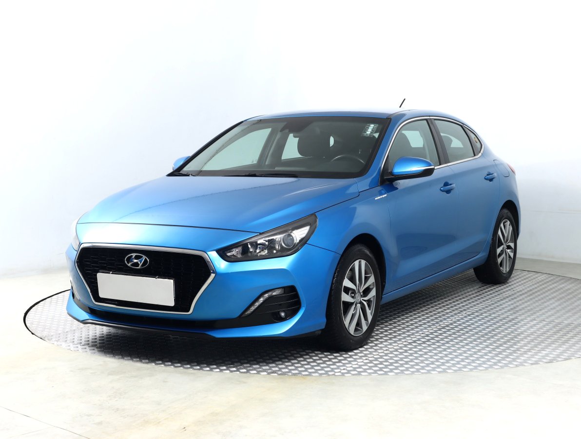 Hyundai i30 Fastback, 2018 - pohled č. 3