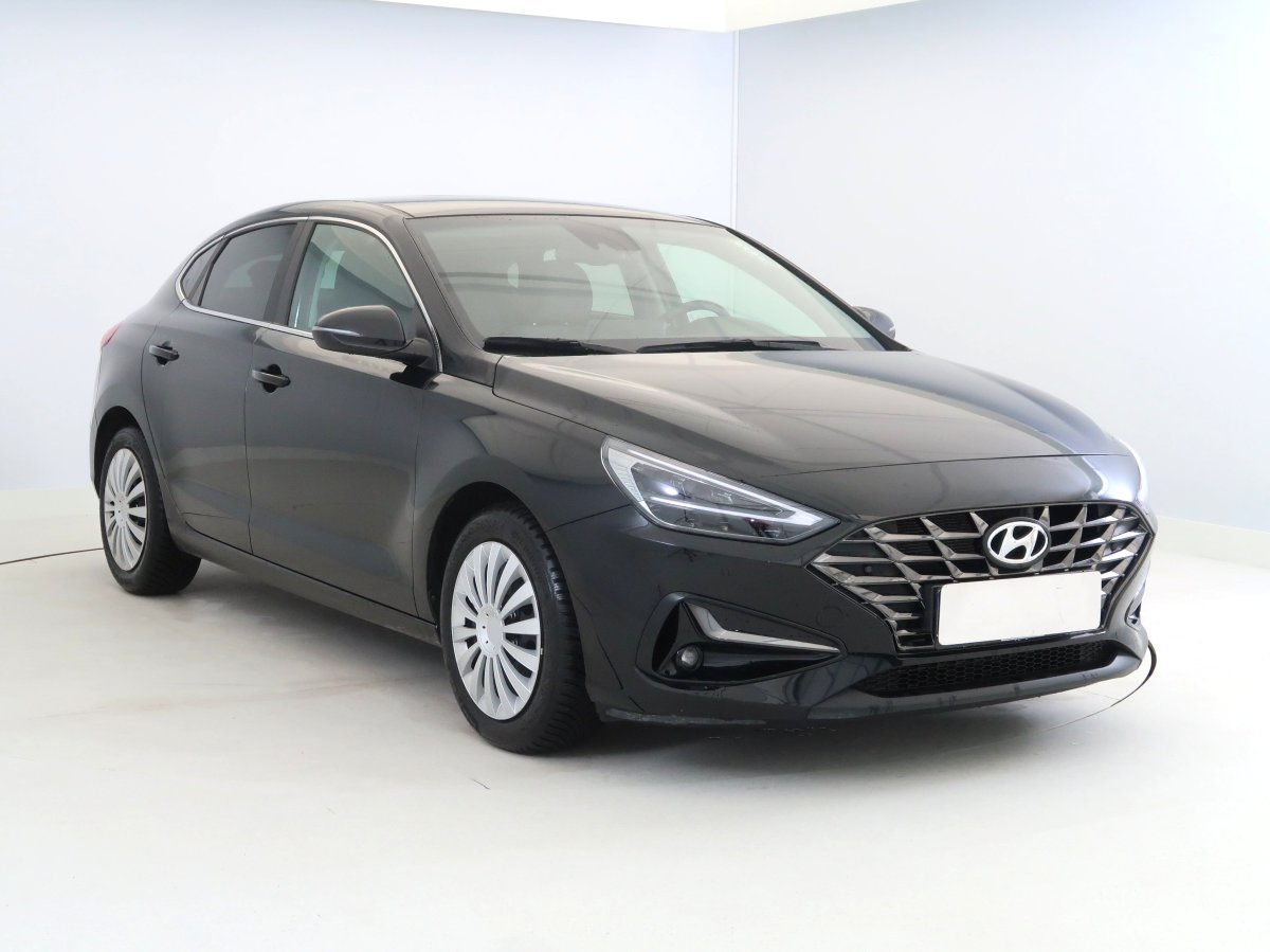 Hyundai i30 Fastback, 2024 - celkový pohled