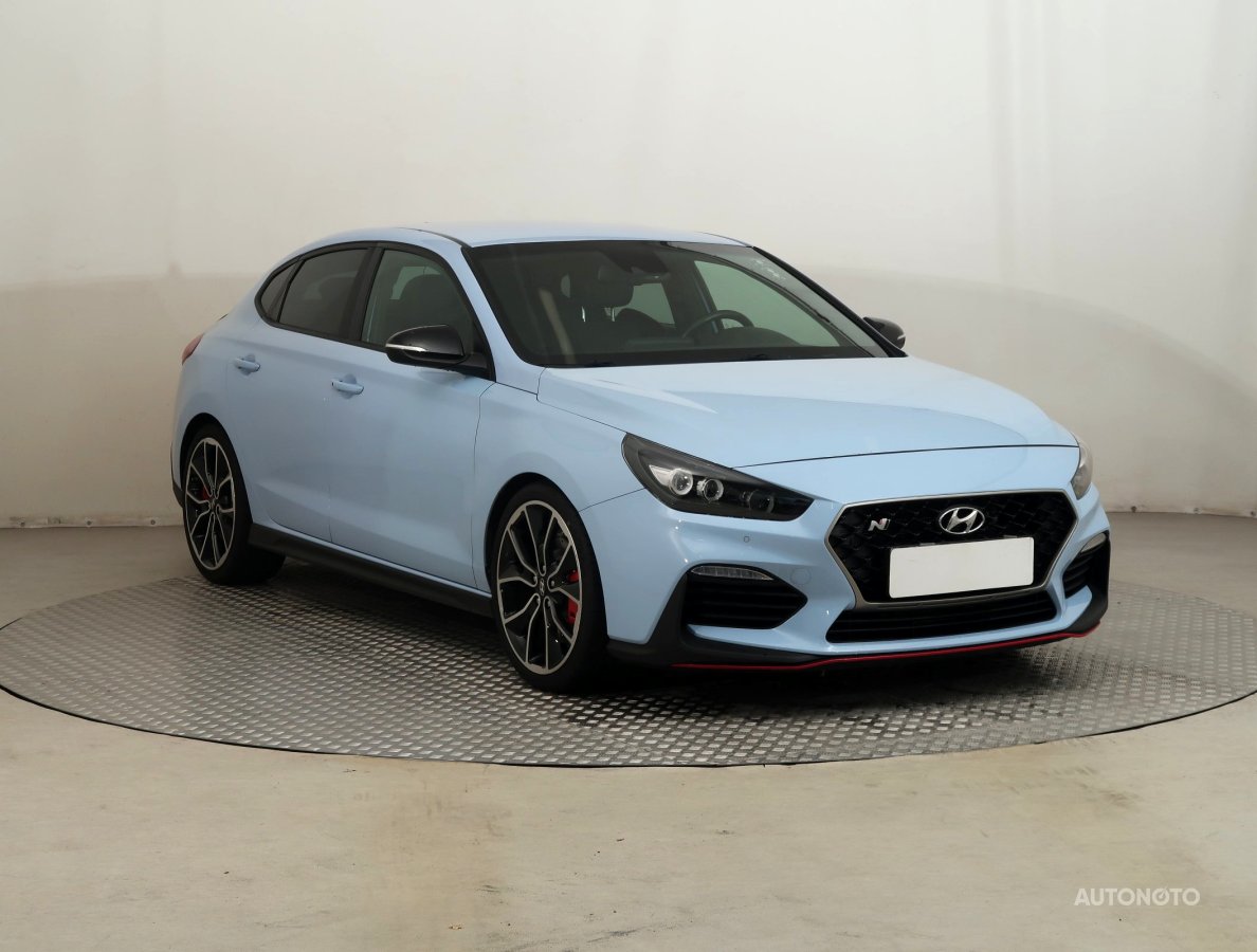 Hyundai i30 Fastback, 2019 - celkový pohled
