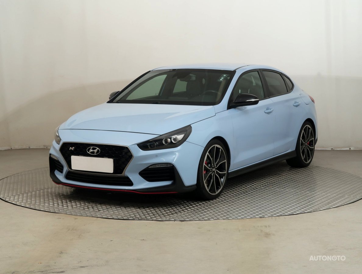 Hyundai i30 Fastback, 2019 - pohled č. 3