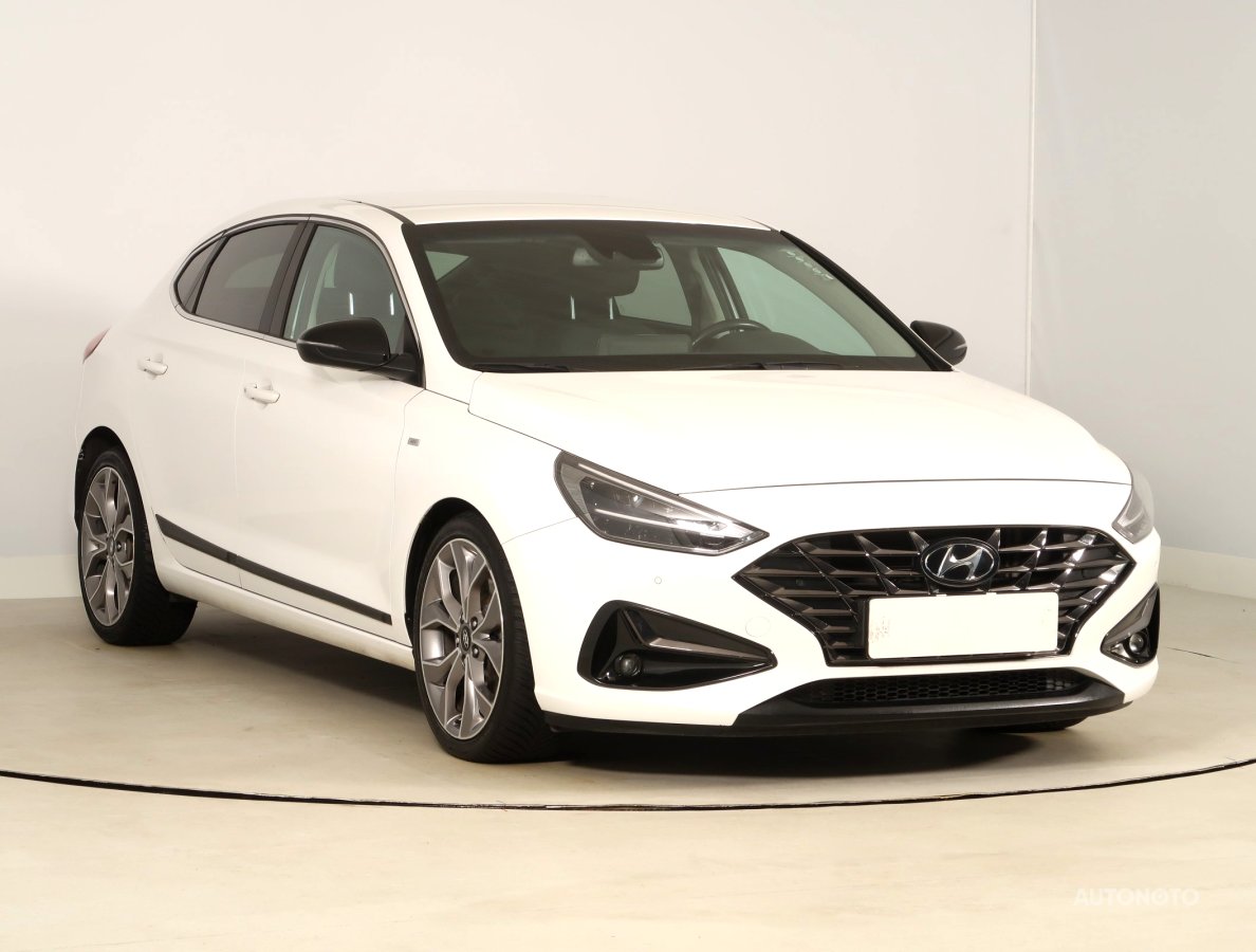 Hyundai i30 Fastback, 2021 - celkový pohled