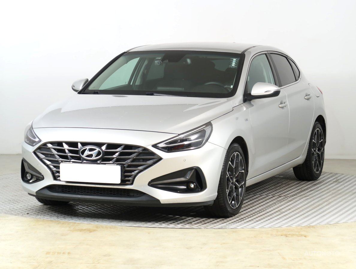 Hyundai i30 Fastback, 2020 - pohled č. 3