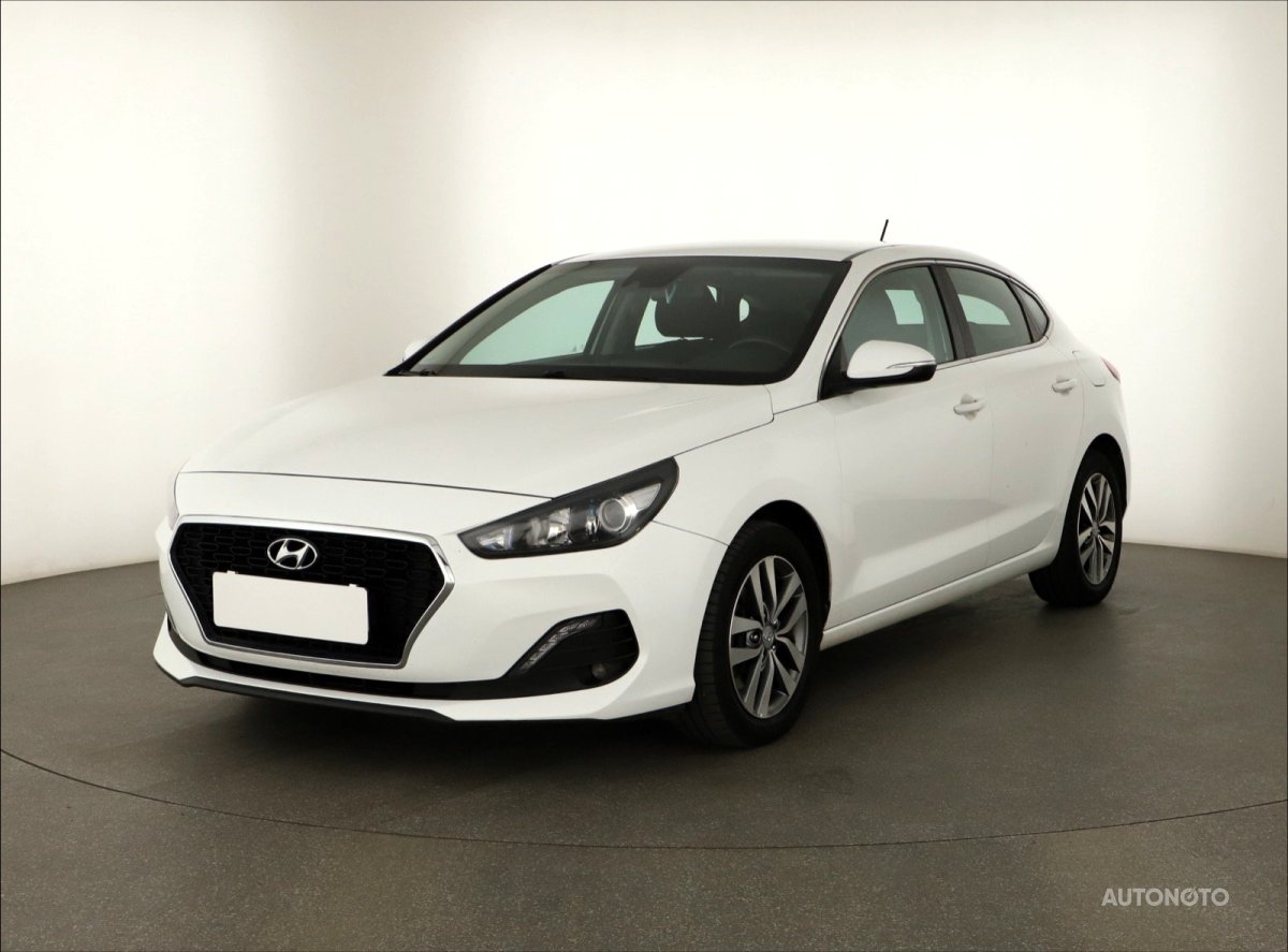 Hyundai i30 Fastback, 2018 - pohled č. 3