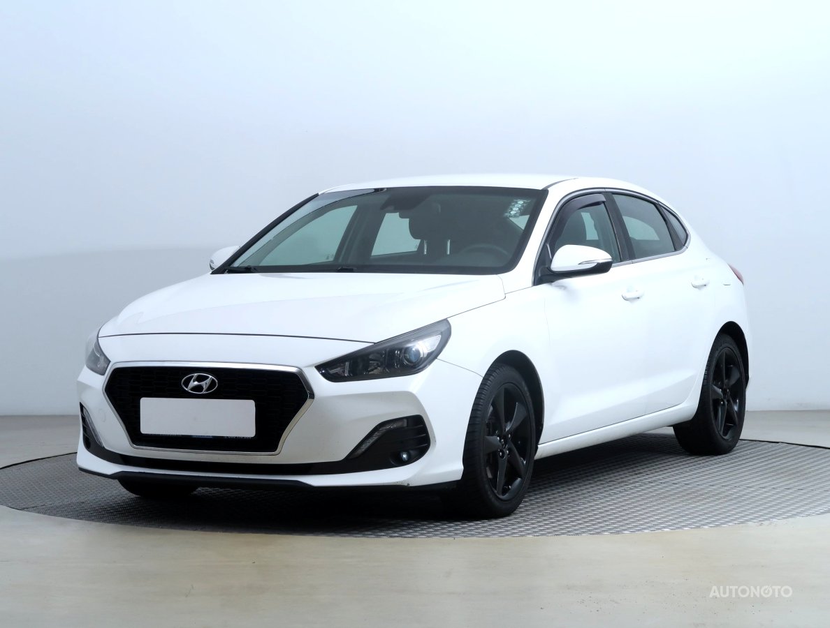 Hyundai i30 Fastback, 2018 - pohled č. 3