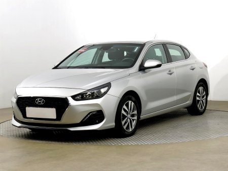 Hyundai i30 Fastback, 2018 - pohled č. 3