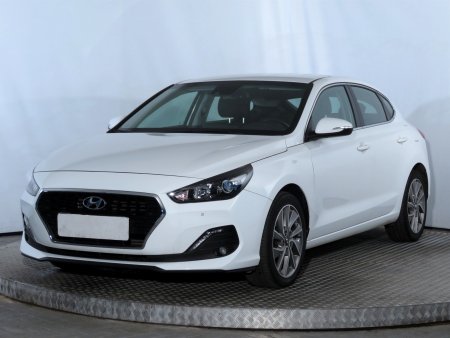Hyundai i30 Fastback, 2019 - pohled č. 3