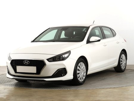 Hyundai i30 Fastback, 2018 - pohled č. 3