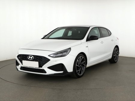 Hyundai i30 Fastback, 2021 - pohled č. 3