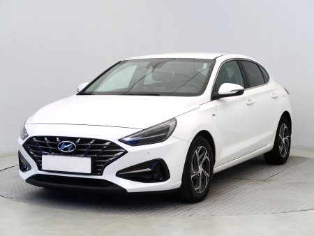 Hyundai i30 Fastback, 2023 - pohled č. 3