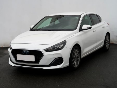 Hyundai i30 Fastback, 2020 - pohled č. 3