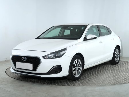 Hyundai i30 Fastback, 2018 - pohled č. 3