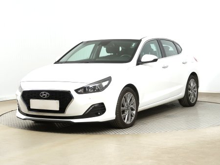 Hyundai i30 Fastback, 2018 - pohled č. 3