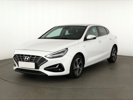 Hyundai i30 Fastback, 2020 - pohled č. 3