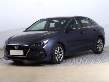 Hyundai i30 Fastback, 2019 - pohled č. 3