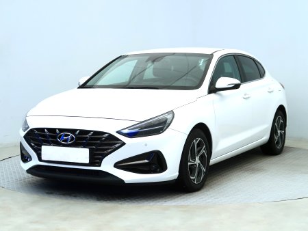 Hyundai i30 Fastback, 2021 - pohled č. 3
