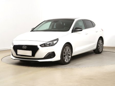 Hyundai i30 Fastback, 2018 - pohled č. 3