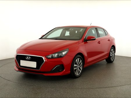 Hyundai i30 Fastback, 2018 - pohled č. 3