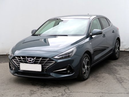 Hyundai i30 Fastback, 2023 - pohled č. 3