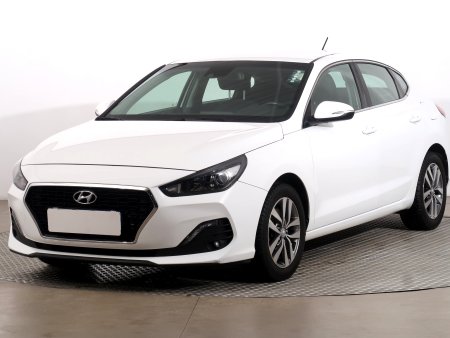 Hyundai i30 Fastback, 2018 - pohled č. 3