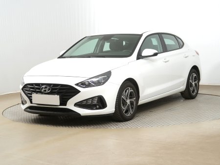 Hyundai i30 Fastback, 2022 - pohled č. 3