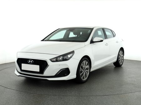 Hyundai i30 Fastback, 2018 - pohled č. 3