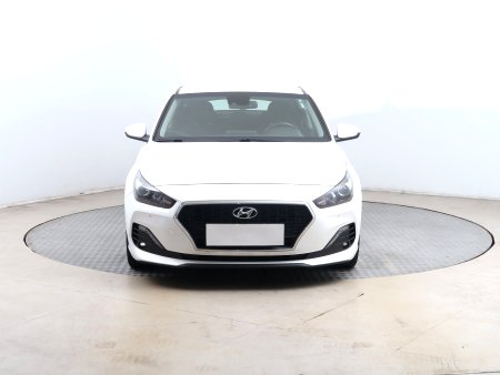 Hyundai i30 Fastback, 2019 - pohled č. 2