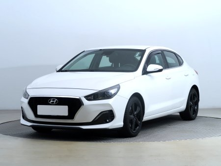 Hyundai i30 Fastback, 2018 - pohled č. 3