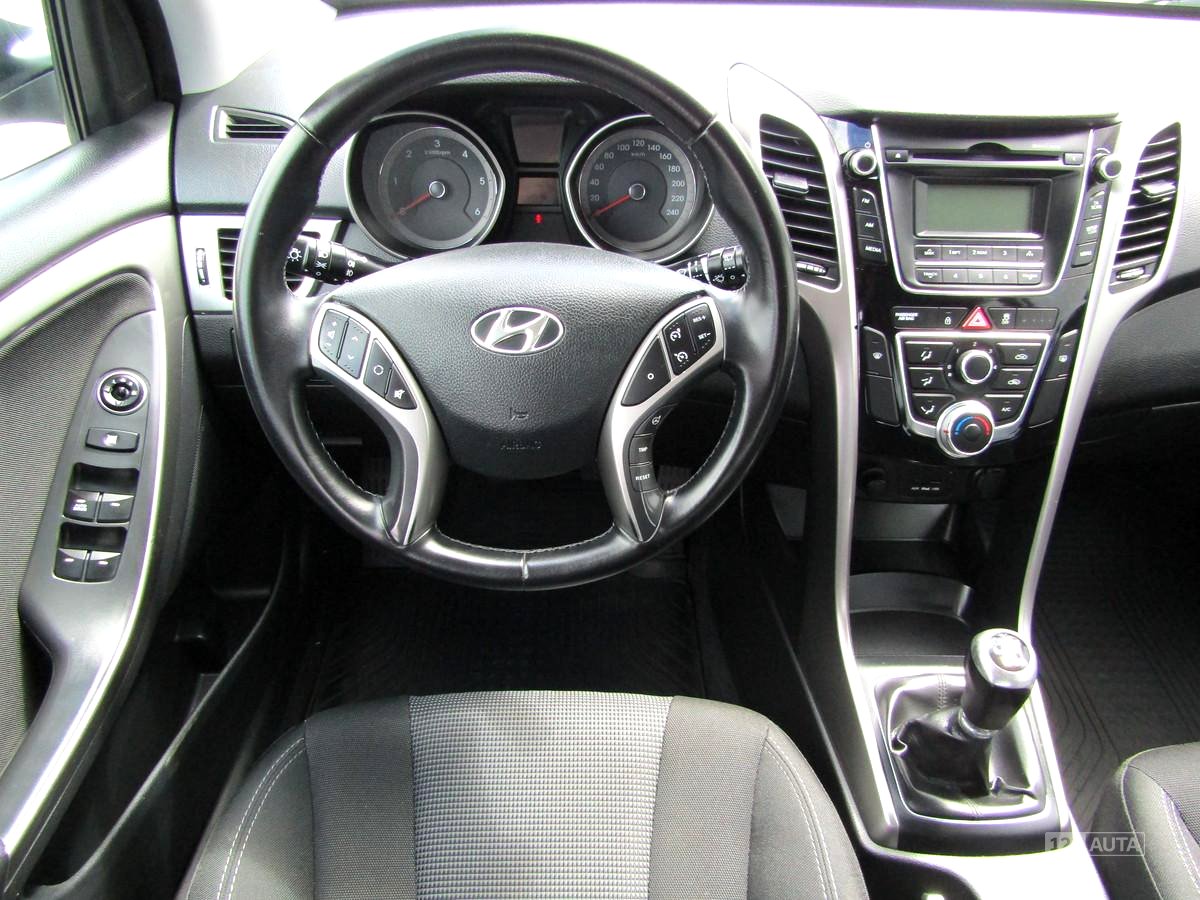 Hyundai i30, 2012 - pohled č. 12