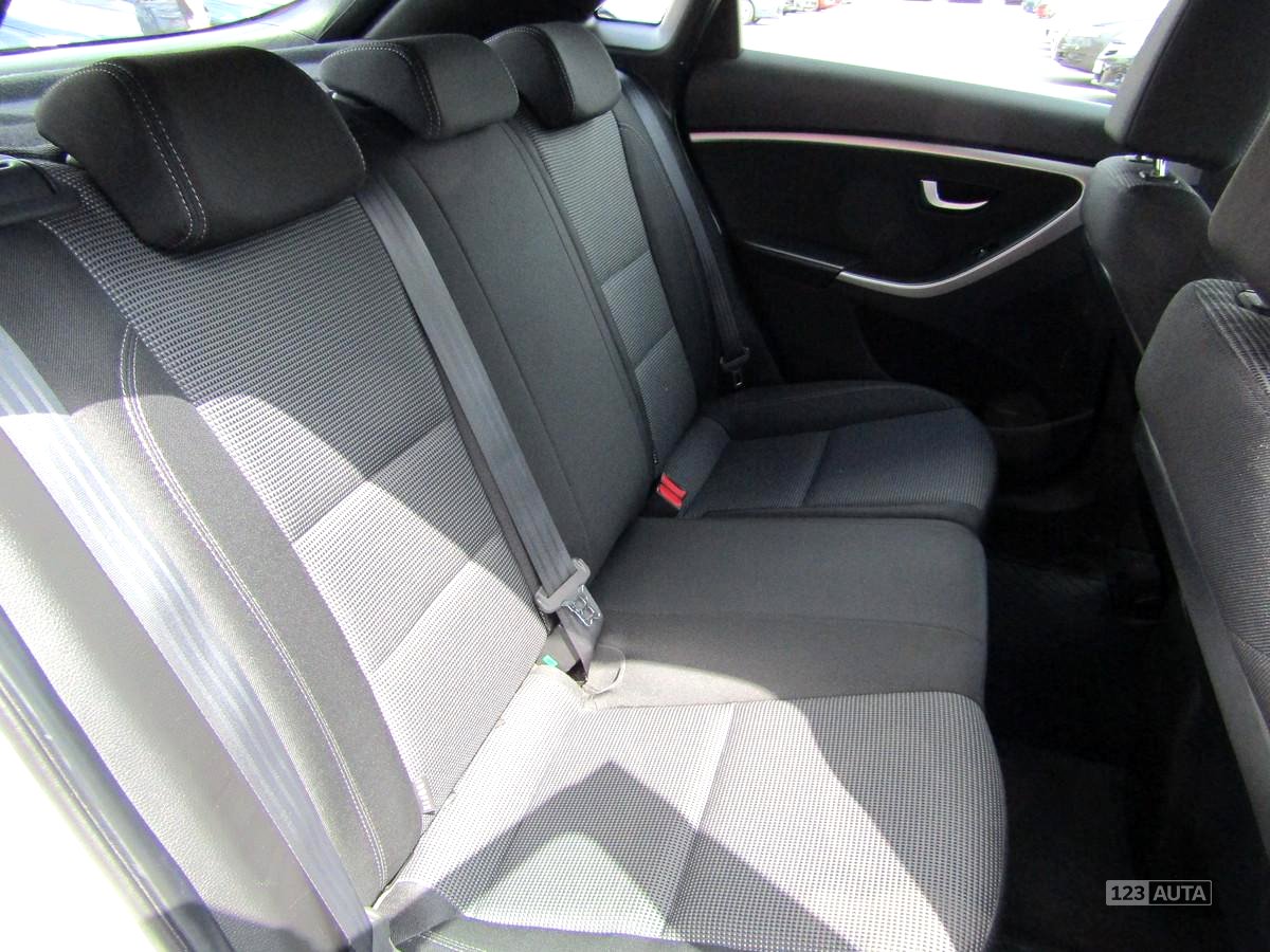 Hyundai i30, 2012 - pohled č. 17
