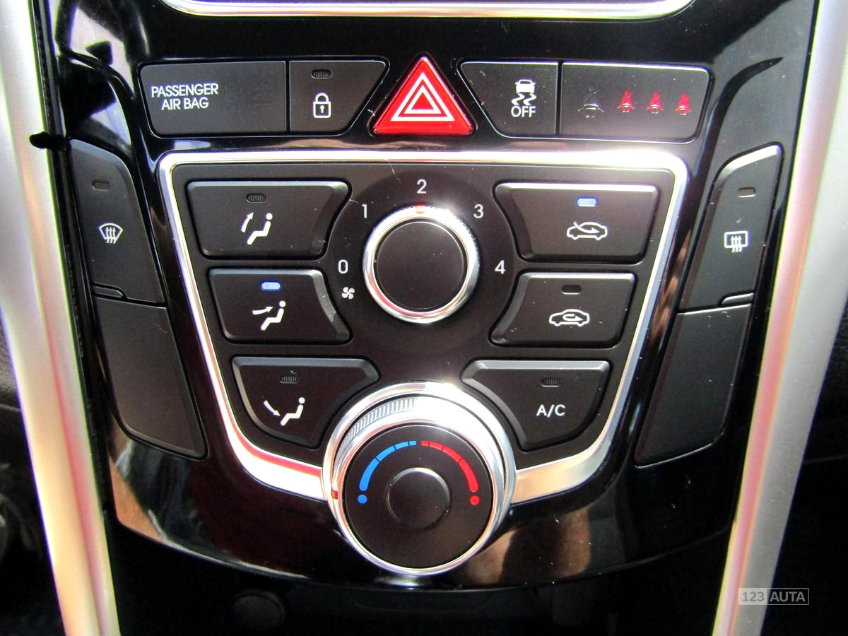 Hyundai i30, 2012 - pohled č. 25