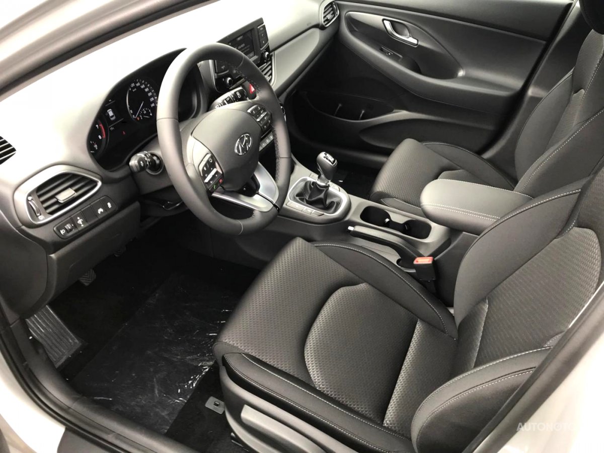 Hyundai i30, 2018 - pohled č. 5