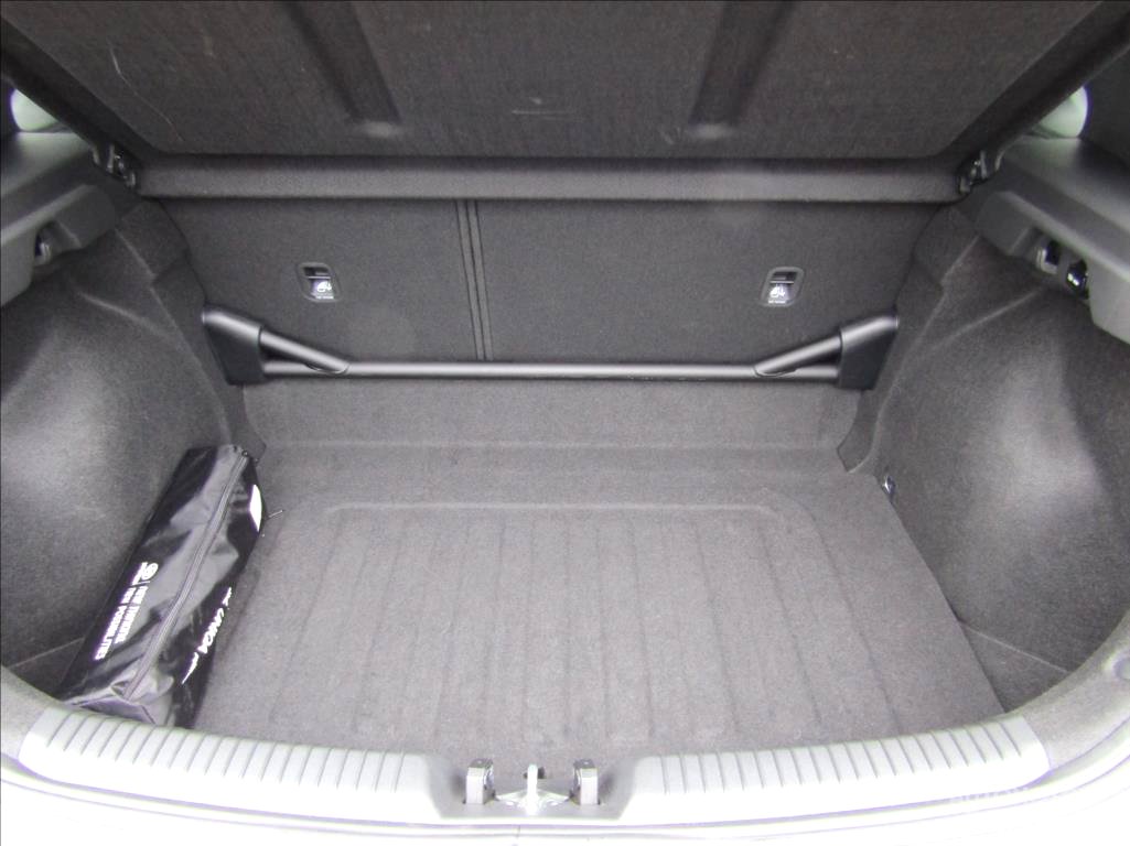 Hyundai i30, 2018 - pohled č. 10