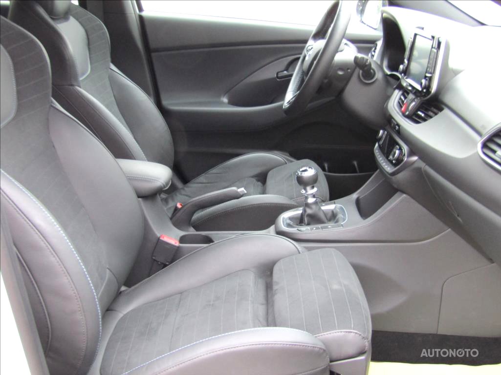 Hyundai i30, 2018 - pohled č. 8
