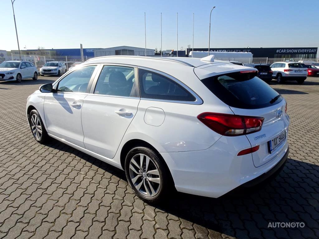 Hyundai i30, 2019 - pohled č. 3