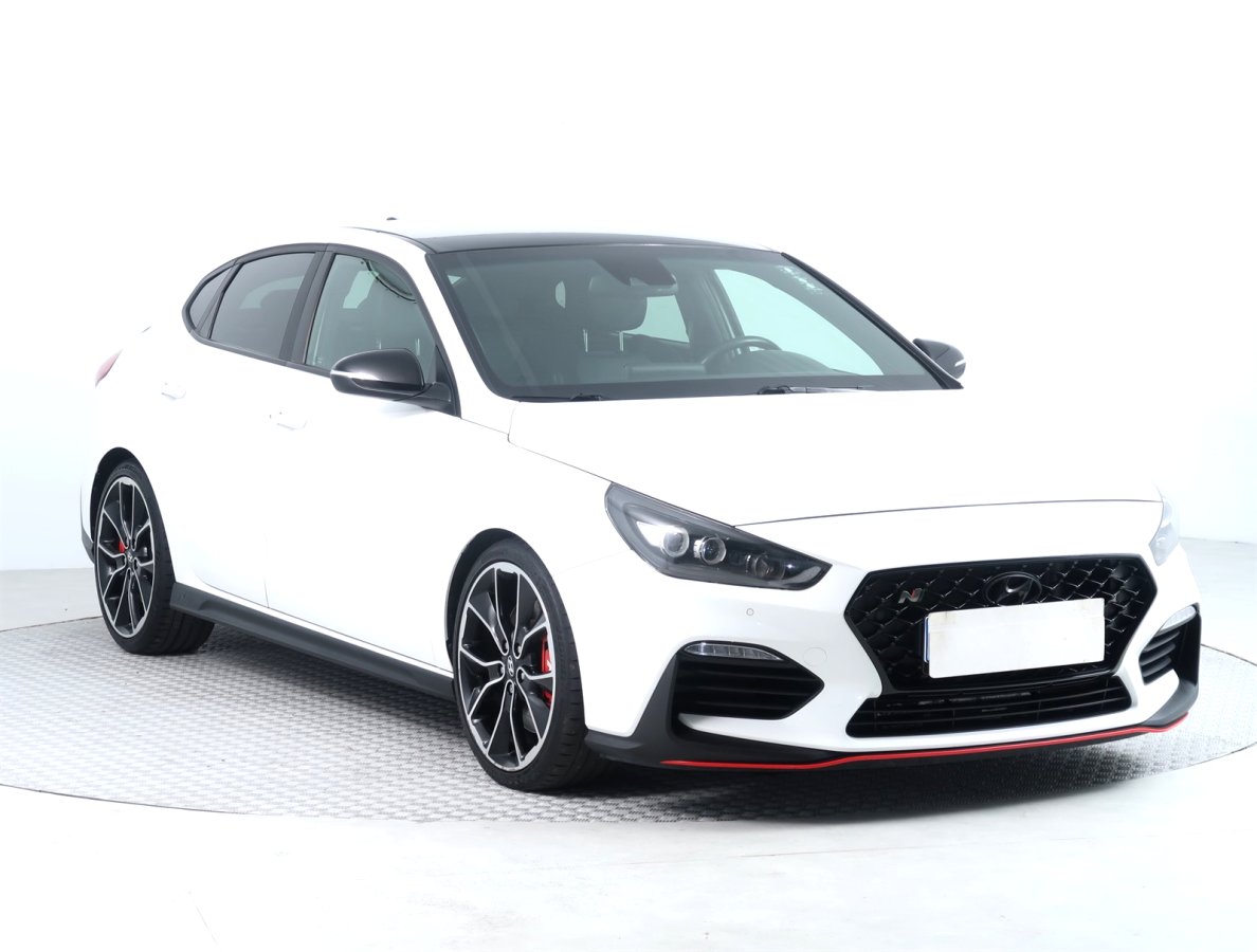 Hyundai i30 Fastback, 2019 - celkový pohled