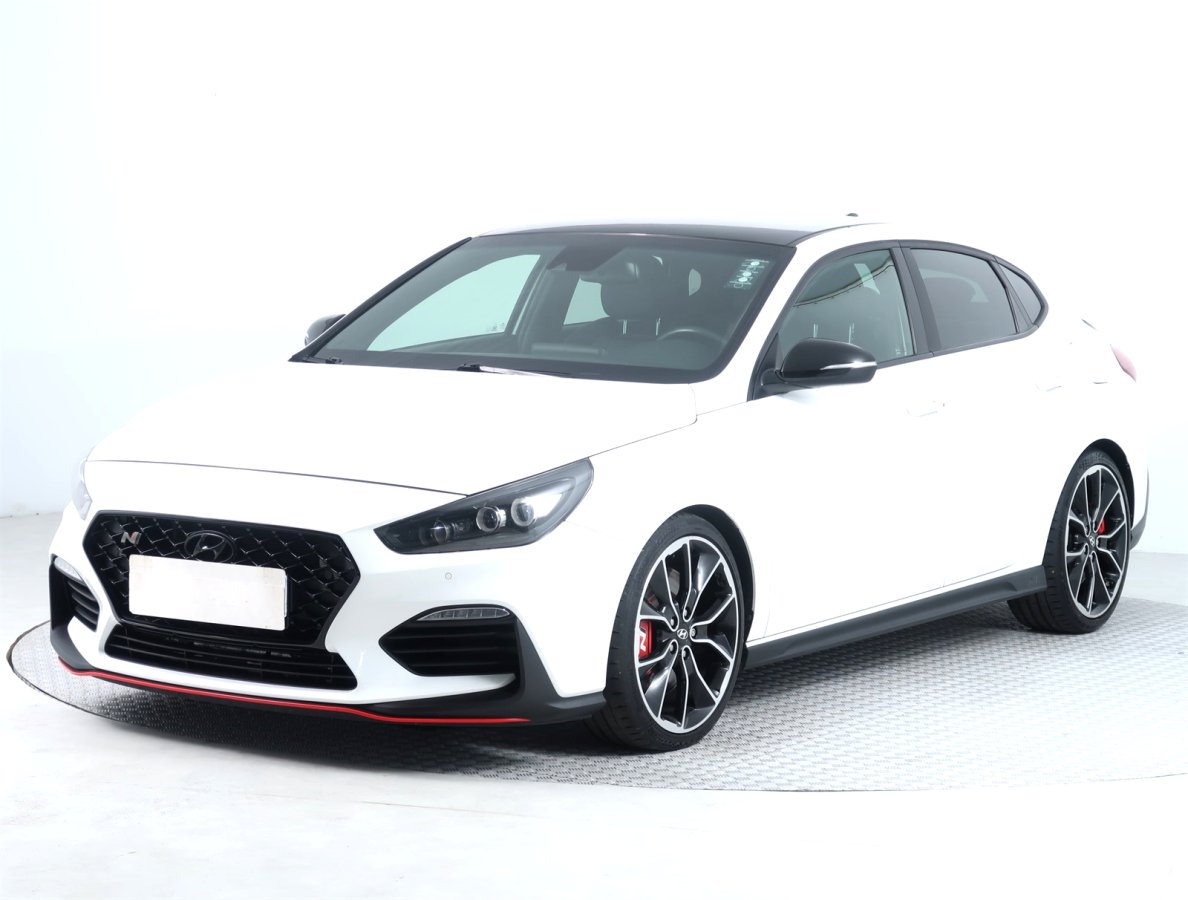 Hyundai i30 Fastback, 2019 - pohled č. 3