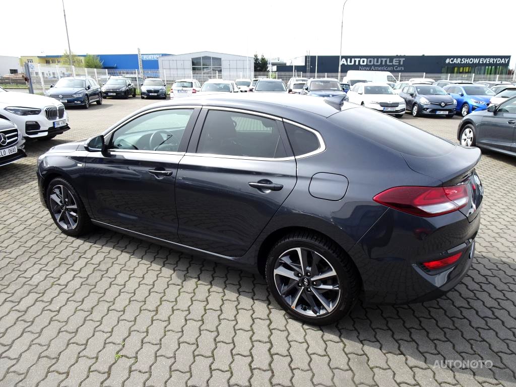 Hyundai i30, 2021 - pohled č. 3
