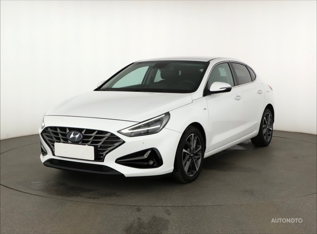 Hyundai i30 Fastback, 2020 - pohled č. 3