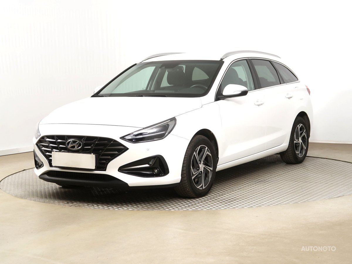 Hyundai i30, 2022 - pohled č. 3