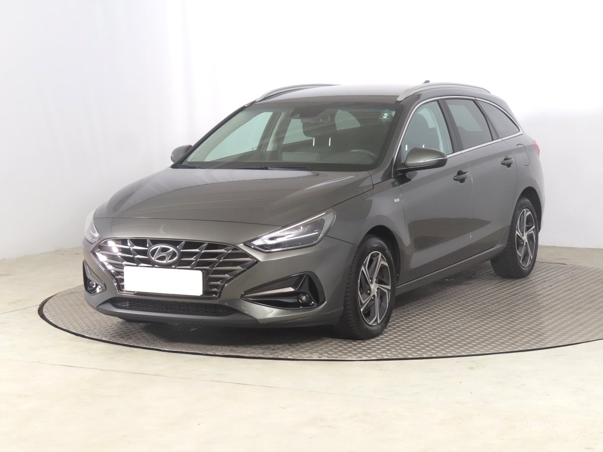 Hyundai i30, 2022 - pohled č. 3
