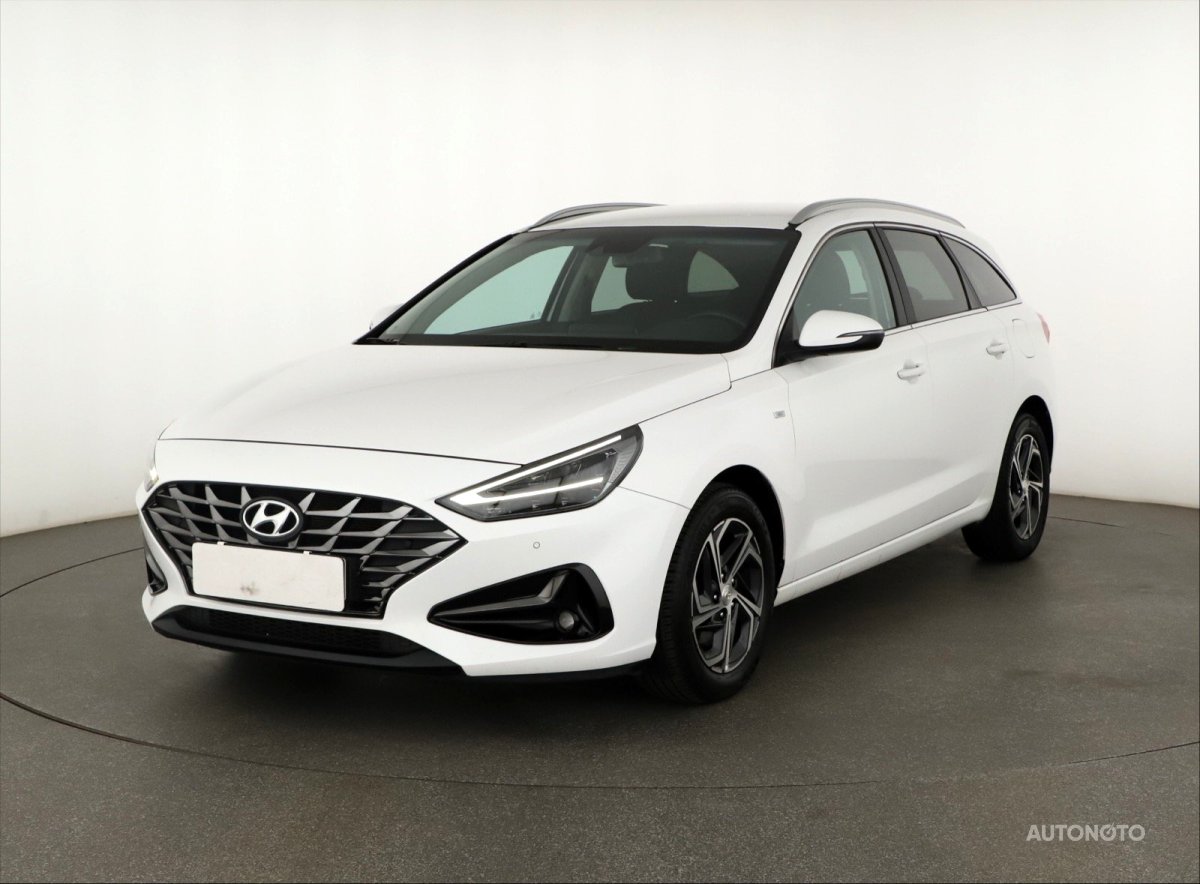 Hyundai i30, 2022 - pohled č. 3